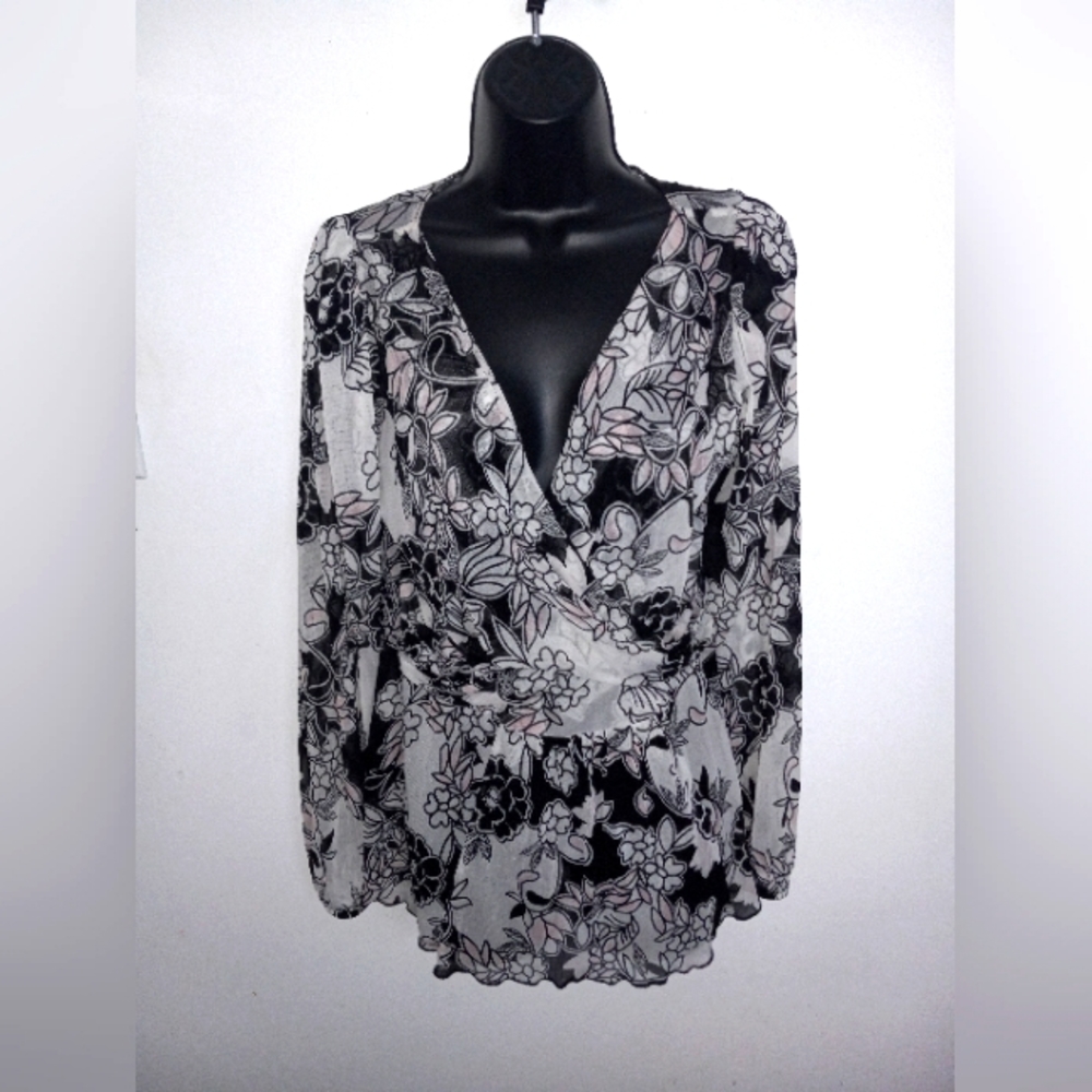 Black and white Karen Kane floral blouse
